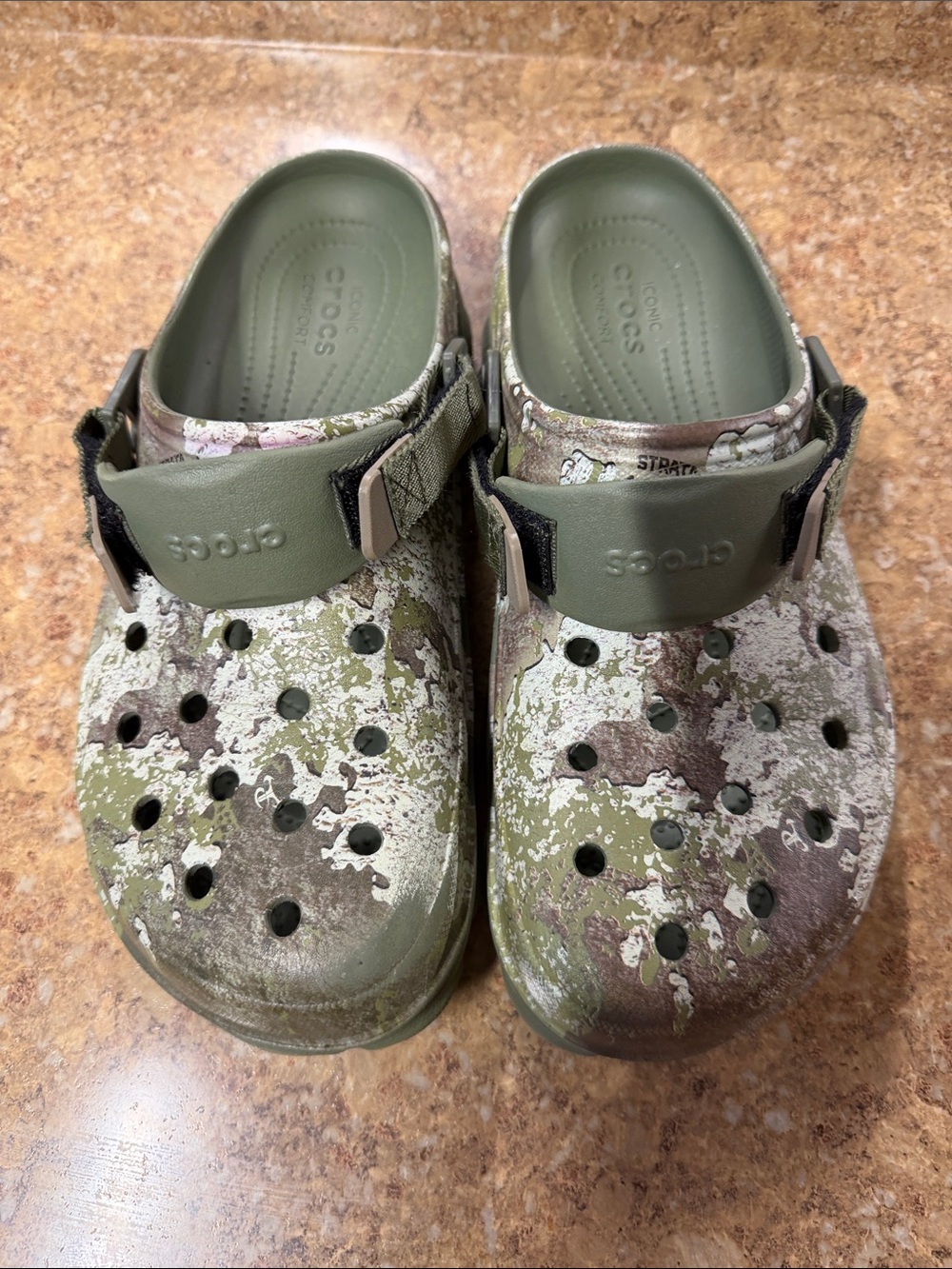 CROCS  Clog in Olive Green Camo